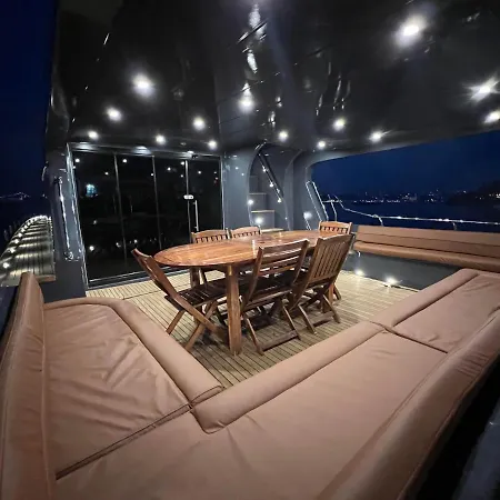 Hotel en barco Drivers *